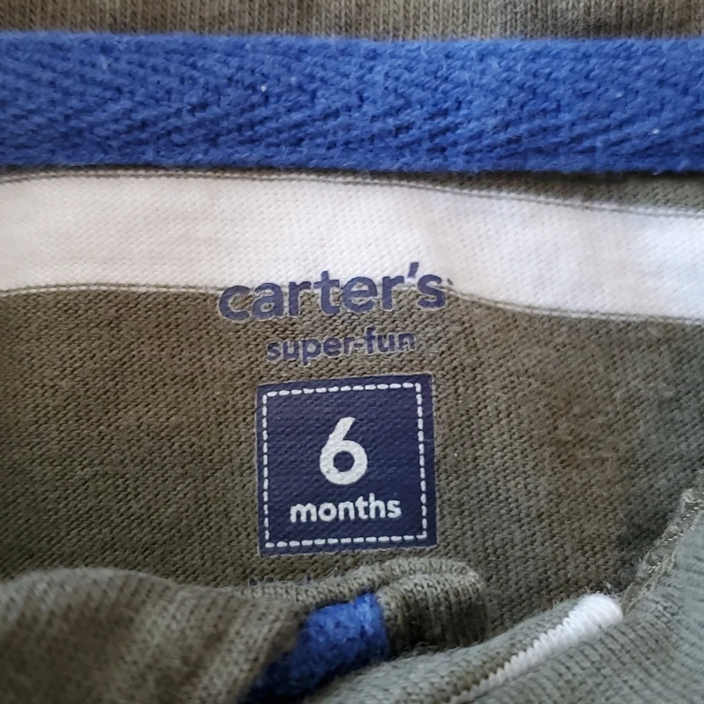 Boys Carter's romper size 6 months